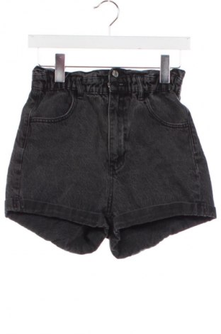Dámske kraťasy  Stradivarius, Veľkosť XS, Farba Čierna, Cena  9,72 €