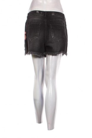 Pantaloni scurți de femei United Colors Of Benetton, Mărime L, Culoare Multicolor, Preț 89,99 Lei