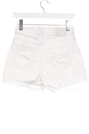 Pantaloni scurți de femei Zara, Mărime XS, Culoare Alb, Preț 113,00 Lei