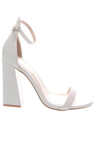 Dámske topánky  Public Desire, Veľkosť 38, Farba Biela, Cena  22,95 €
