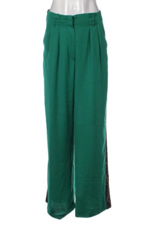 Dámske nohavice Bershka, Veľkosť XL, Farba Zelená, Cena  15,95 €