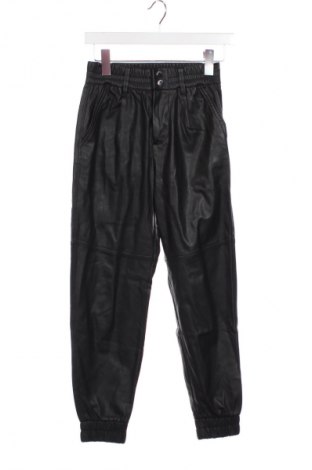 Dámské kalhoty  Bershka, Velikost XS, Barva Černá, Cena  369,00 Kč