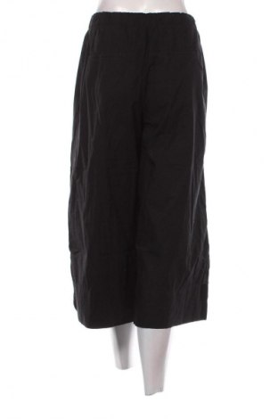 Damskie spodnie Bershka, Rozmiar M, Kolor Czarny, Cena 66,39 zł