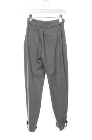 Női nadrág Bershka, Méret XS, Szín Szürke, Ár 5 959 Ft