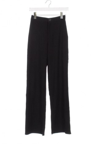 Damenhose Stradivarius, Größe XS, Farbe Schwarz, Preis 20,99 €