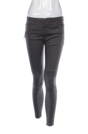 Pantaloni de femei Zara, Mărime M, Culoare Maro, Preț 93,99 Lei