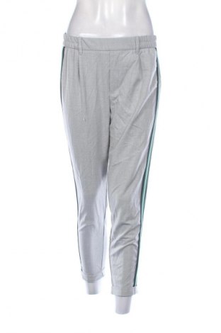 Pantaloni trening de femei Bershka, Mărime M, Culoare Gri, Preț 100,99 Lei