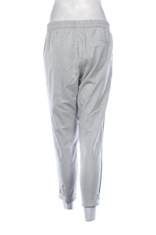 Pantaloni trening de femei Bershka, Mărime M, Culoare Gri, Preț 100,99 Lei