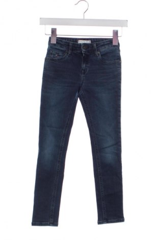 Dětské džíny  Tommy Hilfiger, Velikost 6-7y/ 122-128 cm, Barva Modrá, Cena  659,00 Kč