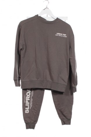 Детски спортен екип Zara, Размер 13-14y/ 164-168 см, Цвят Зелен, Цена 48,00 лв.
