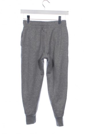 Dětské tepláky Nike, Velikost 7-8y/ 128-134 cm, Barva Šedá, Cena  430,00 Kč