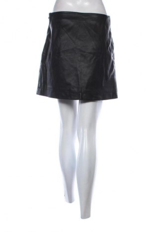 Кожена пола H&M, Размер M, Цвят Черен, Цена 5,99 лв.