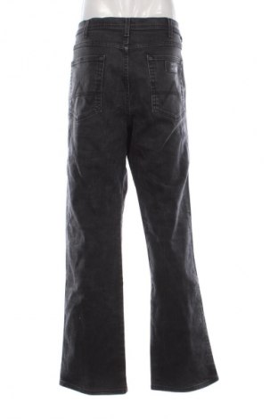 Мъжки дънки Wrangler, Размер XL, Цвят Сив, Цена 30,99 лв.