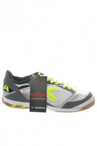 Férfi cipők
 Diadora, Méret 39, Szín Sokszínű, Ár 54 599 Ft