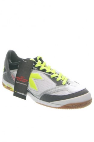 Férfi cipők
 Diadora, Méret 39, Szín Sokszínű, Ár 54 599 Ft