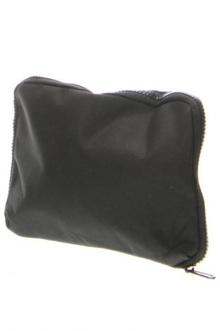 Trusă Eleven, Culoare Negru, Preț 48,99 Lei