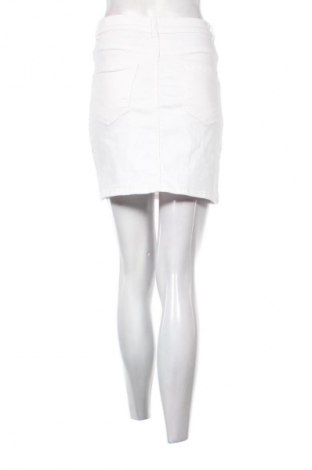 Spódnica Bershka, Rozmiar S, Kolor Biały, Cena 43,99 zł