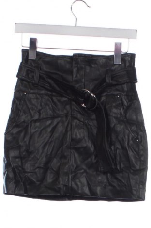 Sukně Bershka, Velikost S, Barva Černá, Cena  209,00 Kč