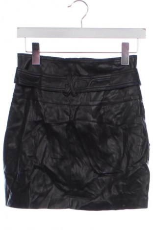 Sukně Bershka, Velikost S, Barva Černá, Cena  209,00 Kč