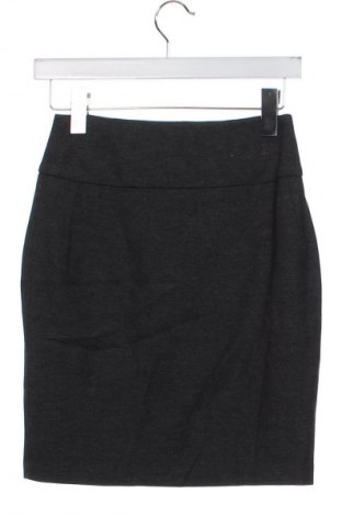 Spódnica Caroll, Rozmiar XS, Kolor Czarny, Cena 82,99 zł