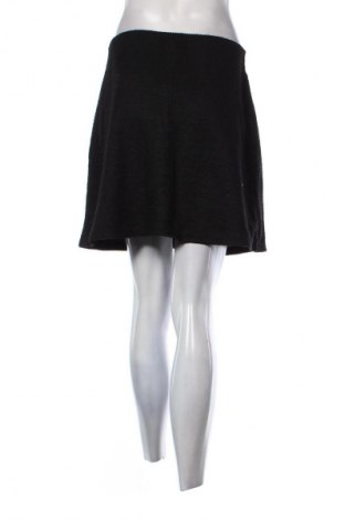 Пола H&M, Размер M, Цвят Черен, Цена 31,99 лв.