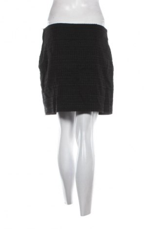 Пола H&M, Размер M, Цвят Черен, Цена 19,99 лв.