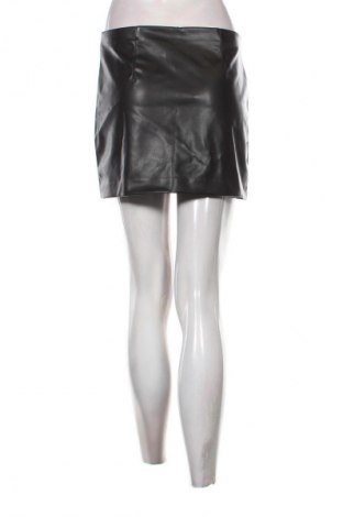 Пола H&M Divided, Размер M, Цвят Черен, Цена 19,99 лв.