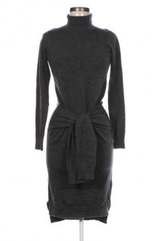 Šaty  AllSaints, Velikost XS, Barva Šedá, Cena  859,00 Kč