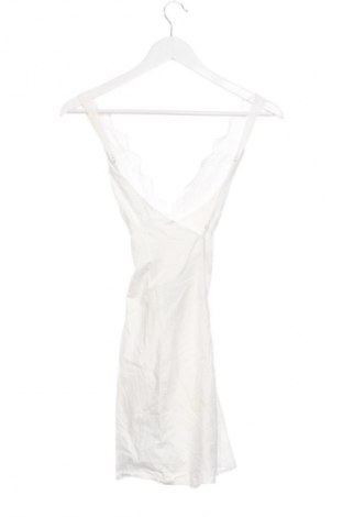 Šaty  Bershka, Velikost S, Barva Bílá, Cena  371,00 Kč