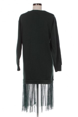 Šaty  Bershka, Velikost M, Barva Zelená, Cena  367,00 Kč