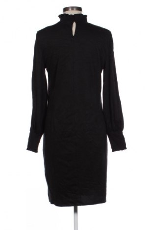 Rochie Essentials, Mărime S, Culoare Negru, Preț 40,99 Lei