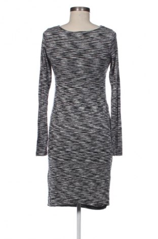 Kleid H&M, Größe M, Farbe Mehrfarbig, Preis € 9,99
