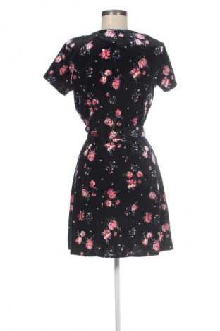 Рокля H&M Divided, Размер M, Цвят Многоцветен, Цена 29,99 лв.
