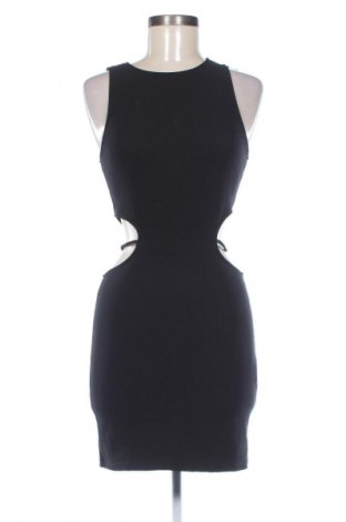 Sukienka Pull&Bear, Rozmiar M, Kolor Czarny, Cena 53,99 zł