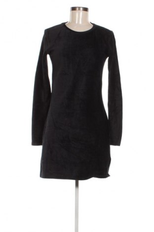 Šaty  Pull&Bear, Velikost L, Barva Černá, Cena  469,00 Kč