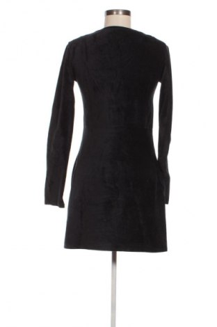 Šaty  Pull&Bear, Velikost L, Barva Černá, Cena  469,00 Kč