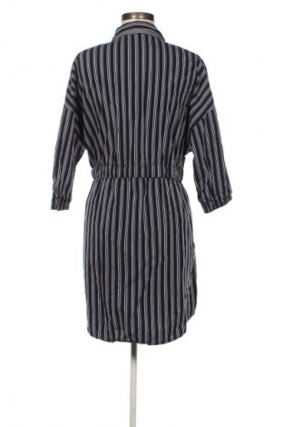 Kleid Reserved, Größe M, Farbe Mehrfarbig, Preis € 25,00