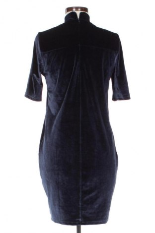 Kleid Y.A.S, Größe S, Farbe Blau, Preis € 113,22