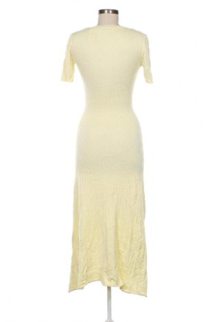 Рокля Zara, Размер M, Цвят Жълт, Цена 33,99 лв.