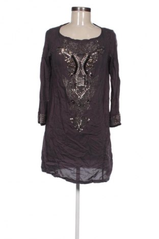 Kleid Zara, Größe M, Farbe Lila, Preis 13,80 €