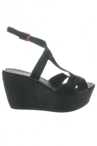 Sandale Miss Sixty, Mărime 39, Culoare Negru, Preț 189,74 Lei