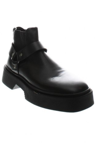Dámské boty  Bershka, Velikost 40, Barva Černá, Cena  826,00 Kč