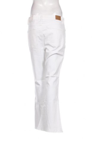 Damskie jeansy American Eagle, Rozmiar M, Kolor Biały, Cena 30,15 zł