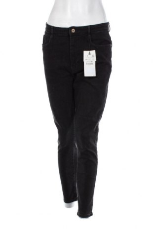 Dámske džínsy  Zara, Veľkosť XL, Farba Čierna, Cena  27,84 €