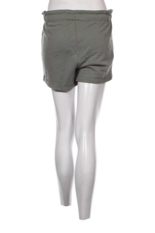 Дамски къс панталон Abercrombie & Fitch, Размер S, Цвят Зелен, Цена 8,16 лв.