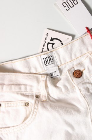 Pantaloni scurți de femei BDG, Mărime S, Culoare Alb, Preț 236,84 Lei