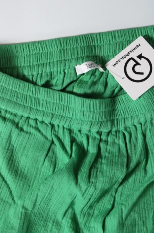 Γυναικείο κοντό παντελόνι Jake*s, Μέγεθος M, Χρώμα Πράσινο, Τιμή 37,11 €