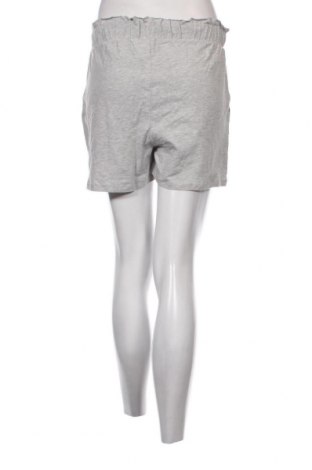 Pantaloni scurți de femei Pieces, Mărime S, Culoare Gri, Preț 101,97 Lei