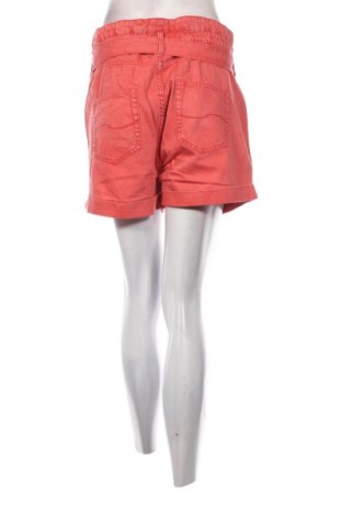 Дамски къс панталон Q/S by S.Oliver, Размер XL, Цвят Червен, Цена 72,00 лв.