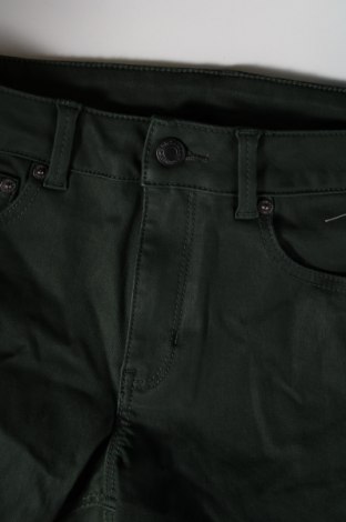 Дамски къс панталон Tom Tailor, Размер XS, Цвят Зелен, Цена 10,80 лв.